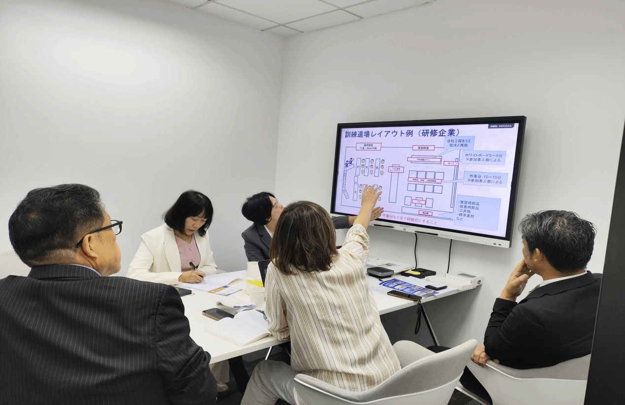 東方語言學(xué)院院長程良率隊(duì)赴上海訪企拓崗與考察交流，深化產(chǎn)學(xué)研合作，賦能網(wǎng)絡(luò)技術(shù)服務(wù)人才培養(yǎng)